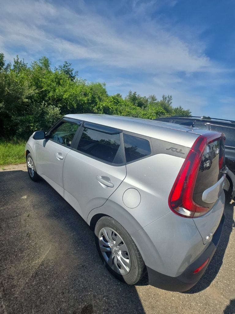 Used 2020 Kia Soul LX FWD image 2