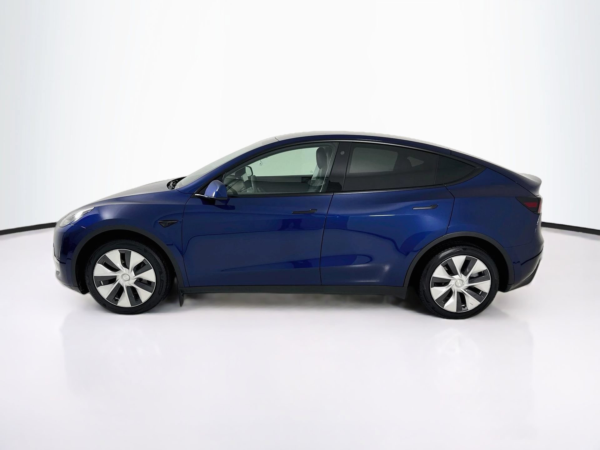 Used 2021 Tesla Model Y Long Range AWD/4WD image 5