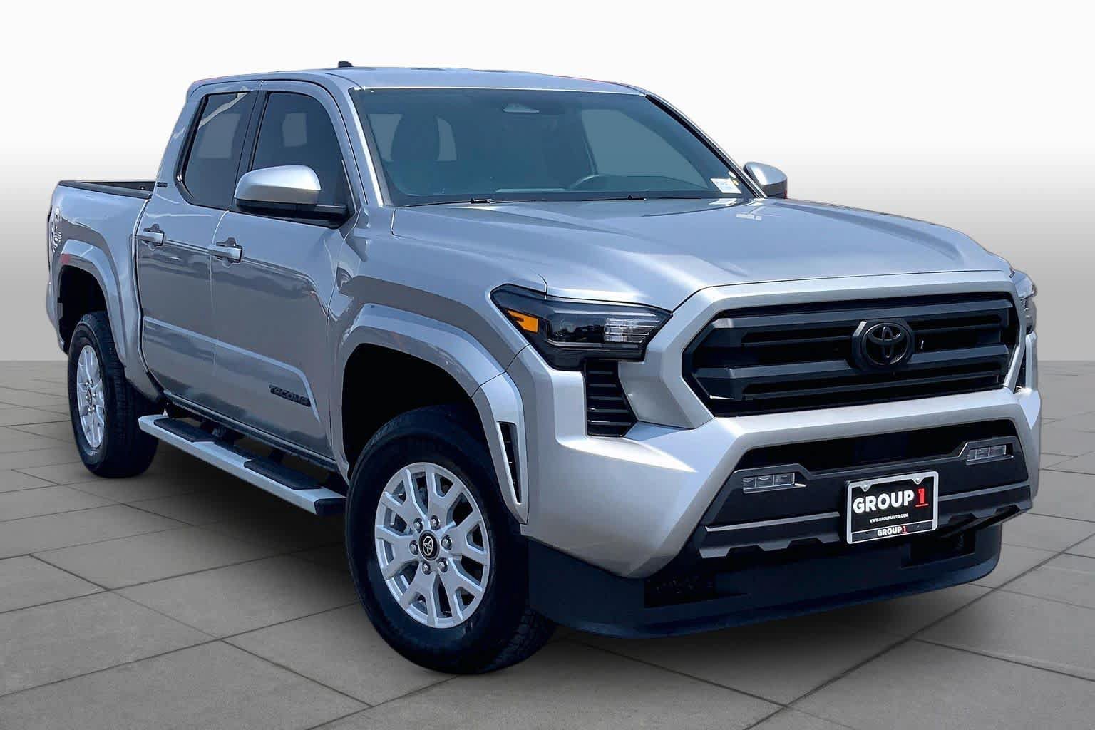Used 2025 Toyota Tacoma SR5 AWD/4WD image 3