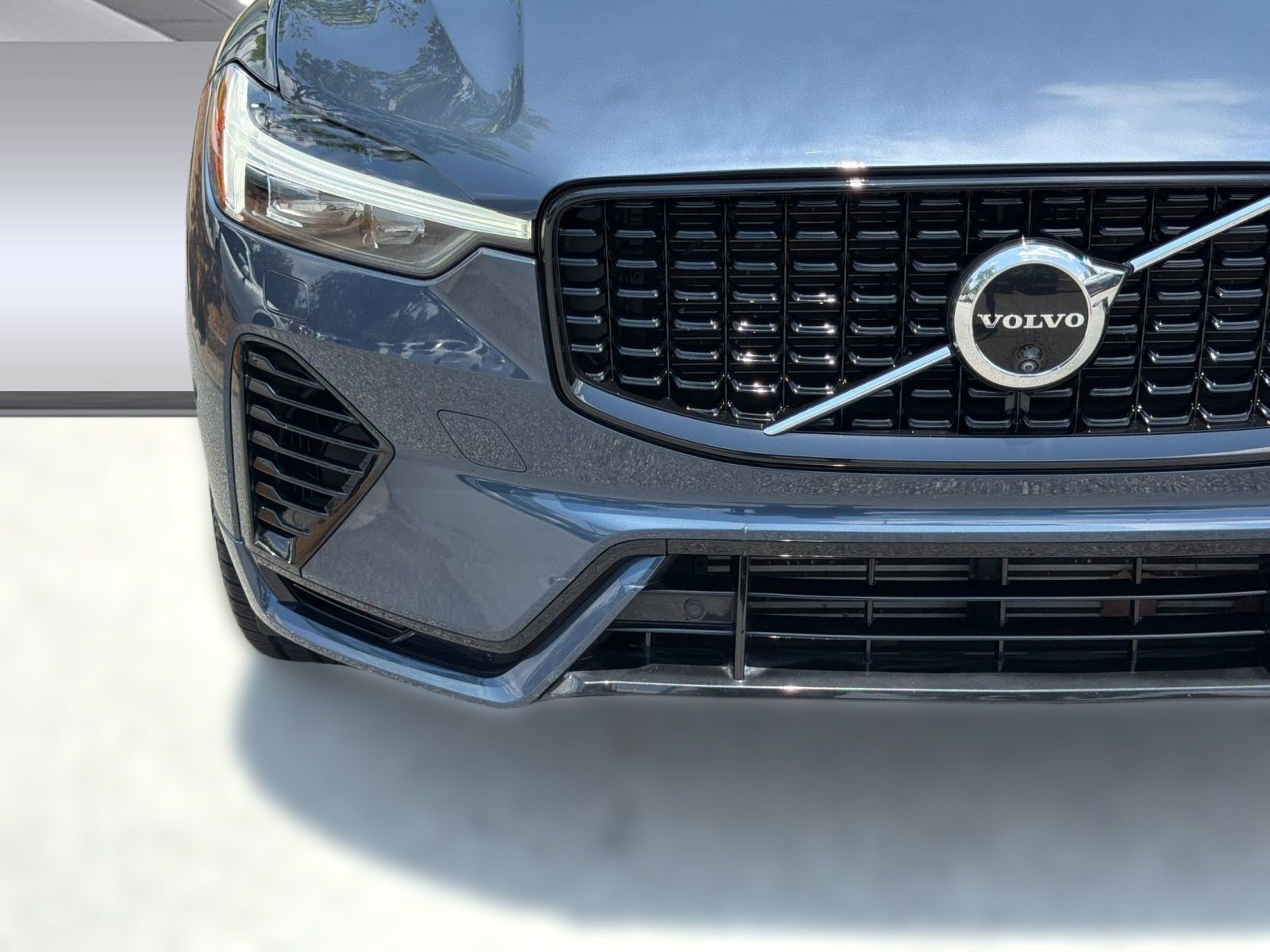 Used 2024 Volvo XC60 T8 Plus w/ Climate Package AWD/4WD image 11
