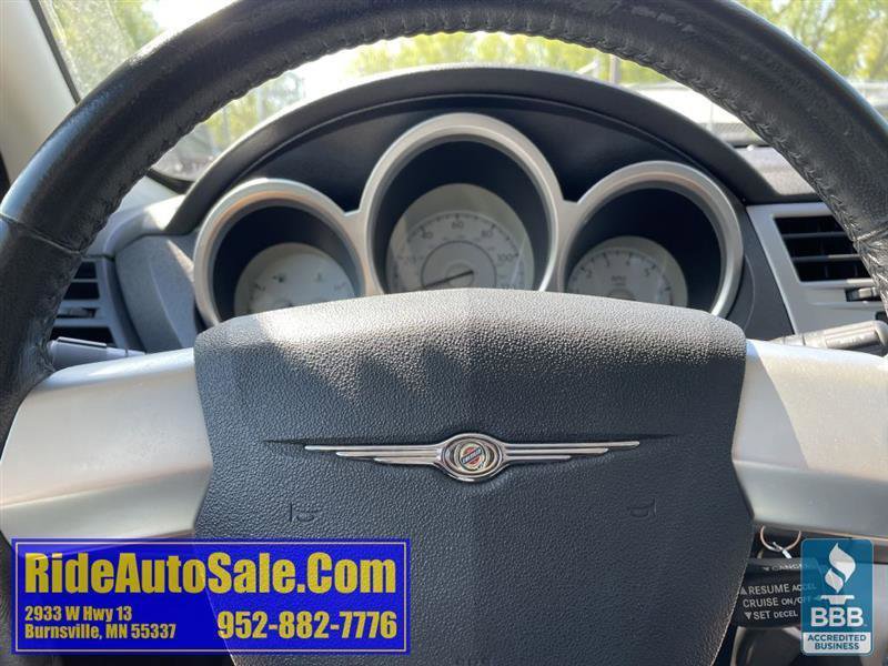 Used 2009 Chrysler Sebring Touring w/ Electronics Convenience Group FWD image 17