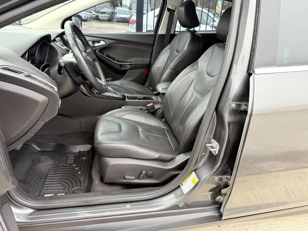 Used 2018 Ford Focus Titanium image 12