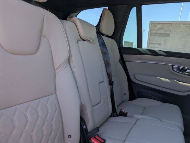 New 2026 Volvo XC90 T8 Plus w/ Protection Package Premier AWD/4WD image 13