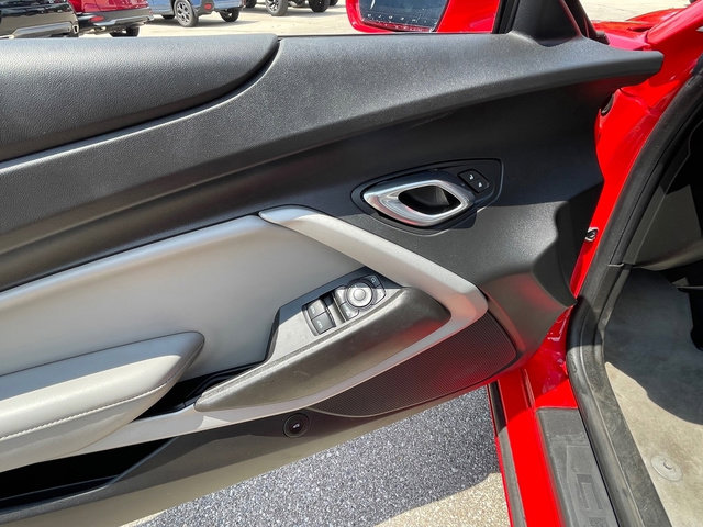 Used 2020 Chevrolet Camaro LT image 9