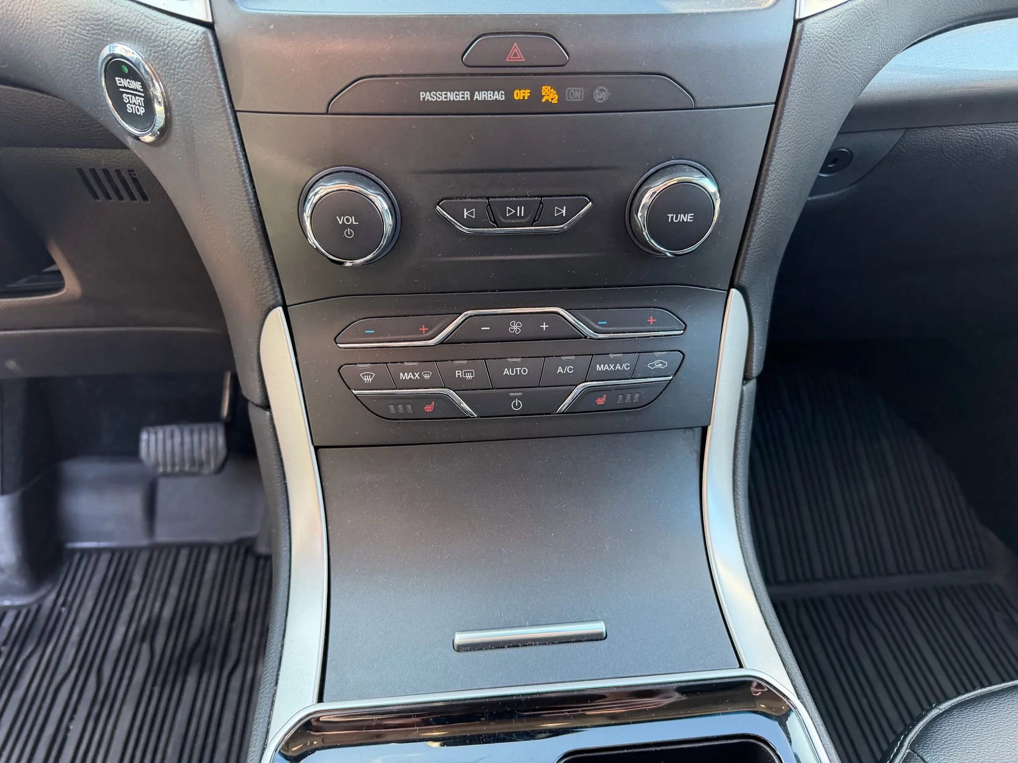 Used 2019 Ford Edge SEL w/ Equipment Group 201A image 24