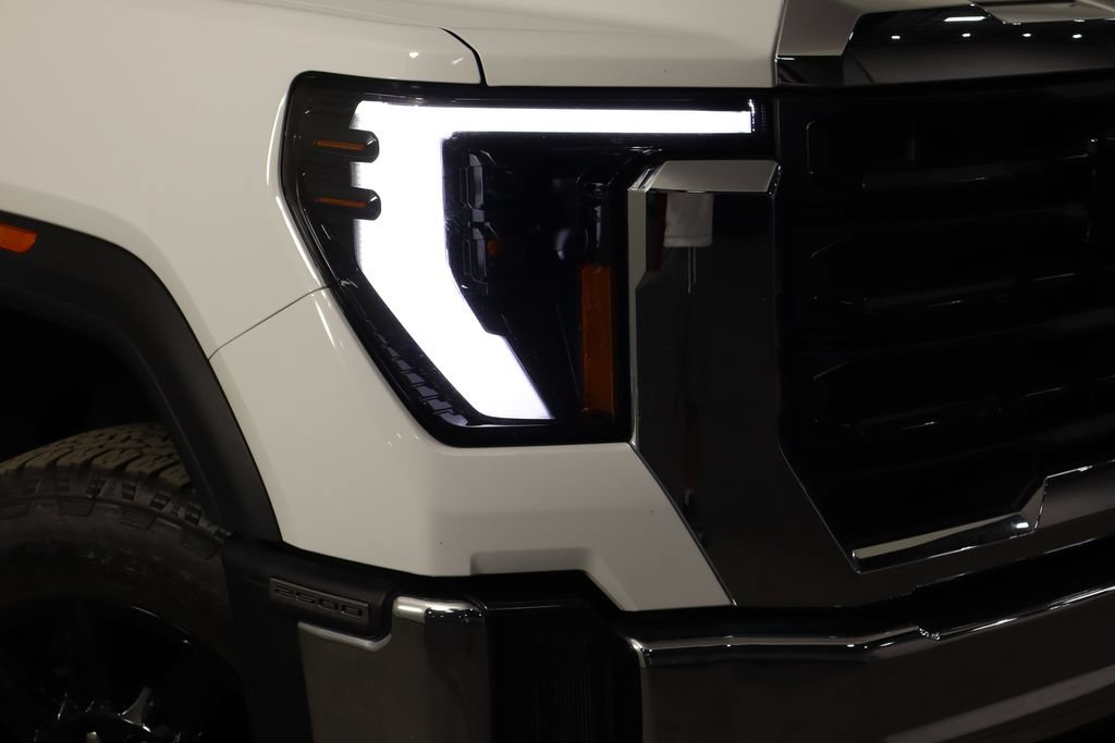 Used 2024 GMC Sierra 2500 Pro w/ Convenience Package AWD/4WD image 40