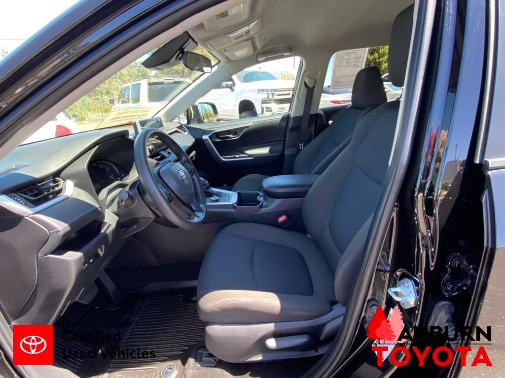 Certified 2024 Toyota RAV4 LE AWD/4WD image 29
