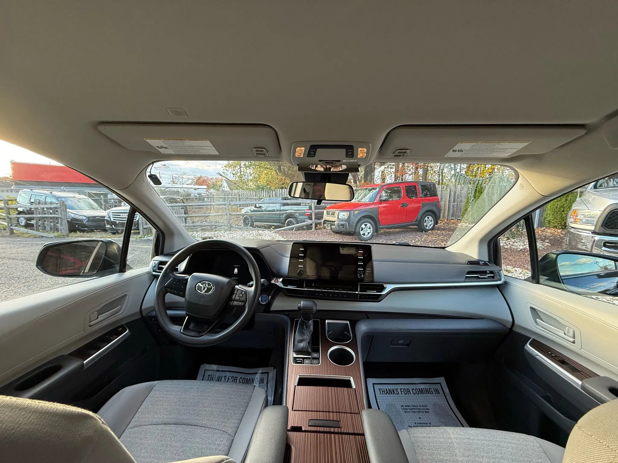 Used 2022 Toyota Sienna LE image 23