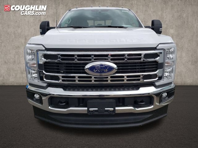 New 2026 Ford F350 XL w/ XL Chrome Package AWD/4WD video 2