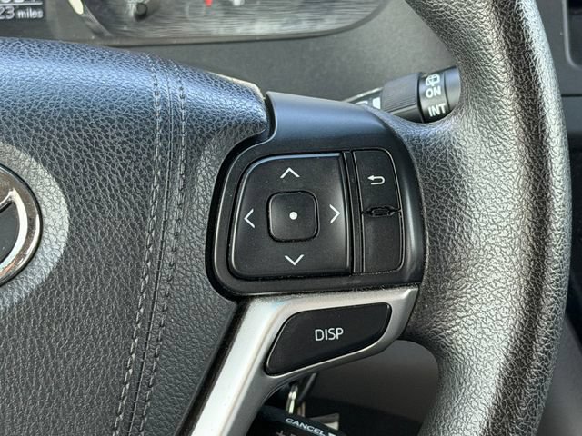 Used 2015 Toyota Sienna LE FWD image 28