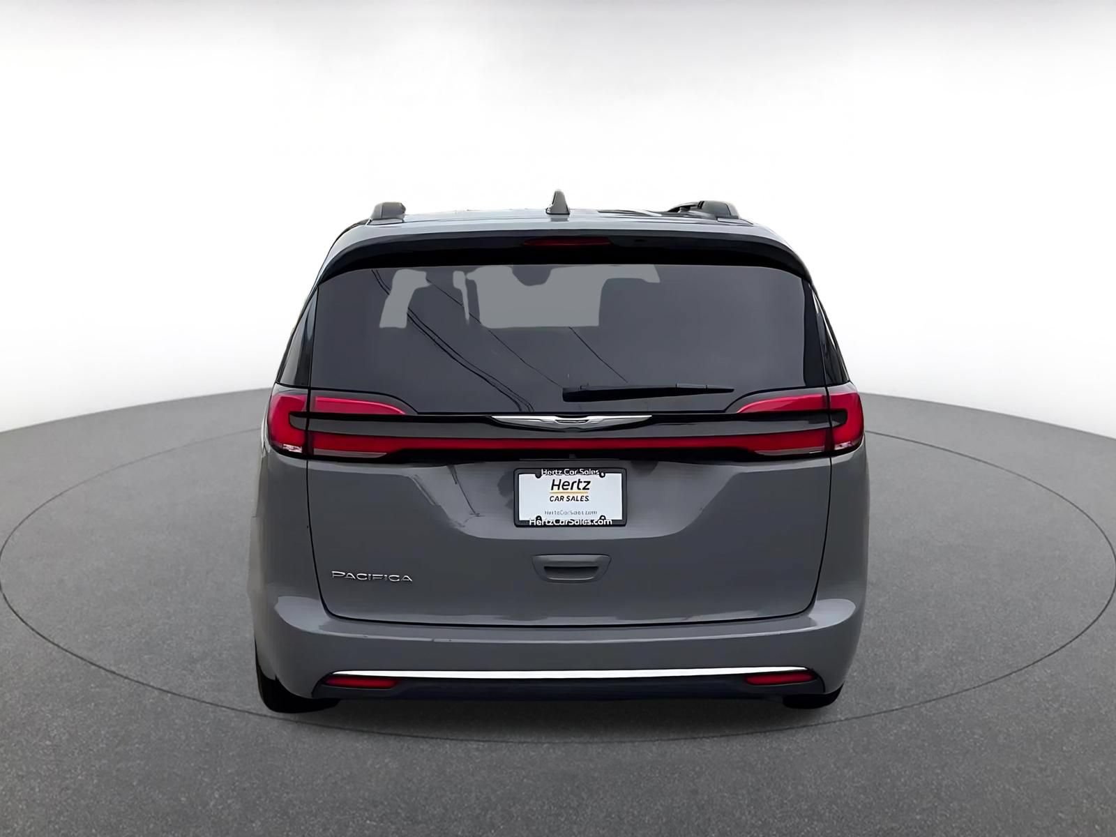 Used 2022 Chrysler Pacifica Touring-L FWD image 12
