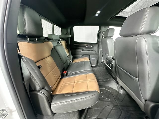 Used 2024 Chevrolet Silverado 1500 High Country w/ High Country Premium Package AWD/4WD image 28