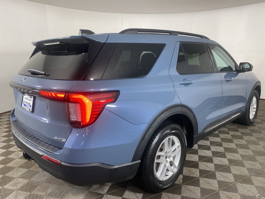 Used 2025 Ford Explorer Active AWD/4WD image 21