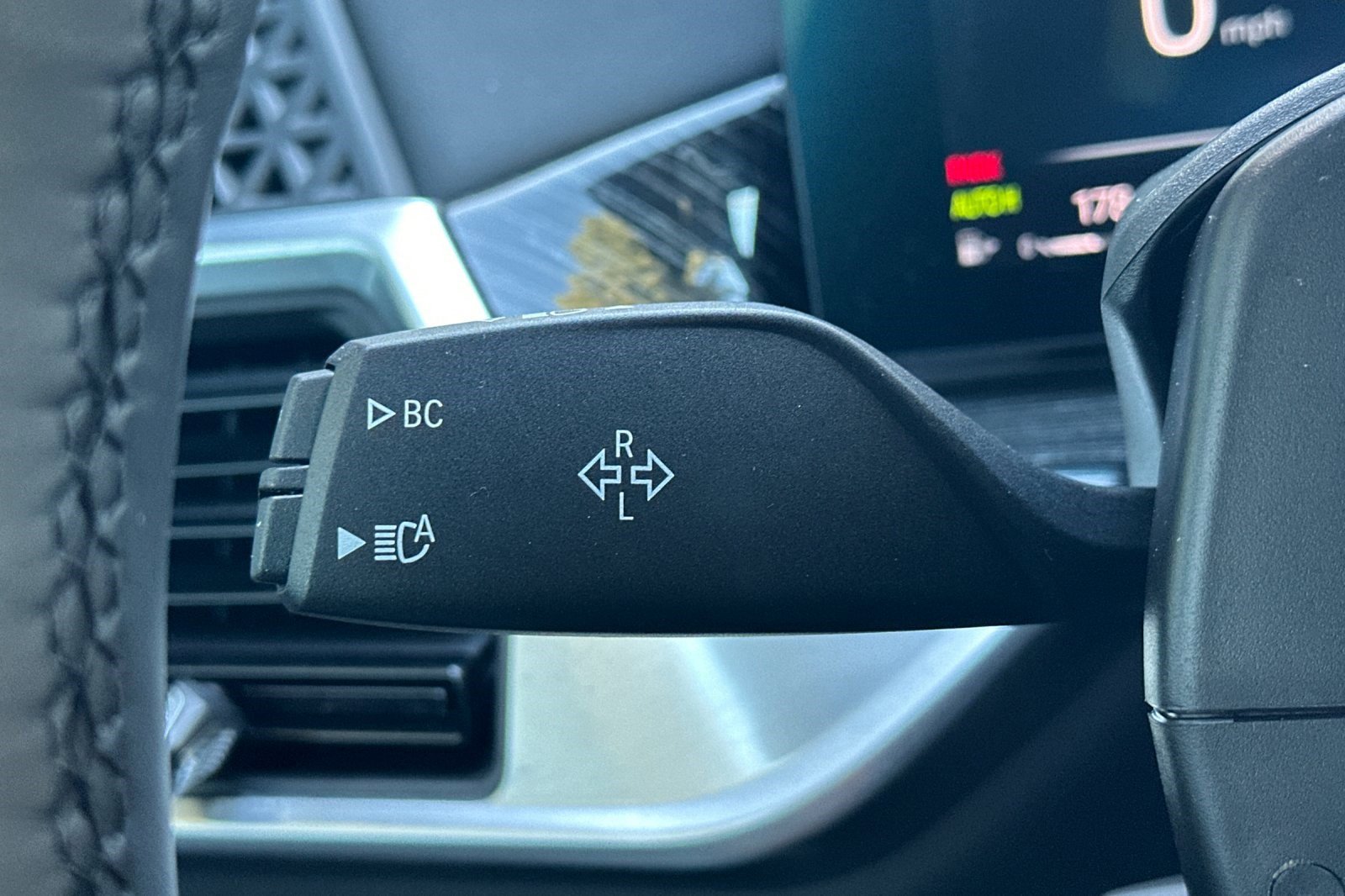 Used 2023 BMW X7 xDrive40i w/ M Sport Package image 33