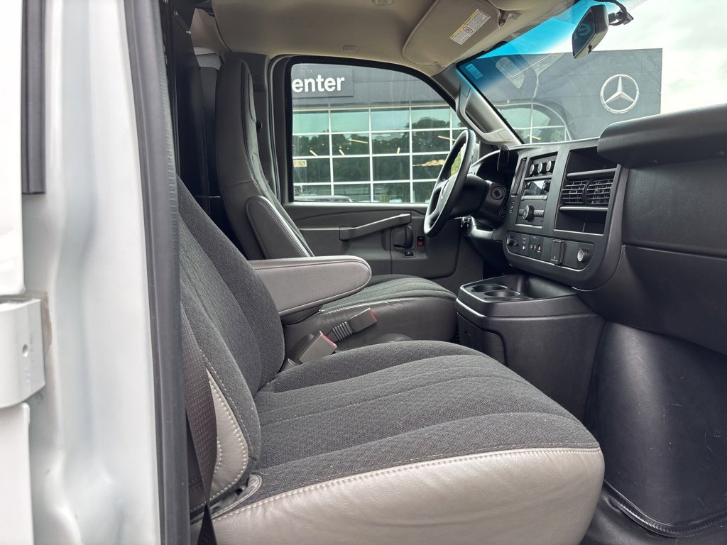 Used 2023 GMC Savana 2500 w/ Driver Convenience Package image 23