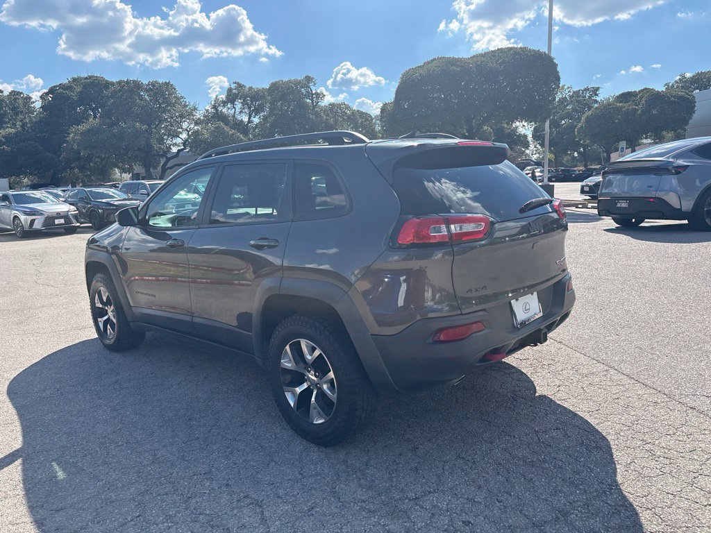 Used 2017 Jeep Cherokee Trailhawk AWD/4WD image 3