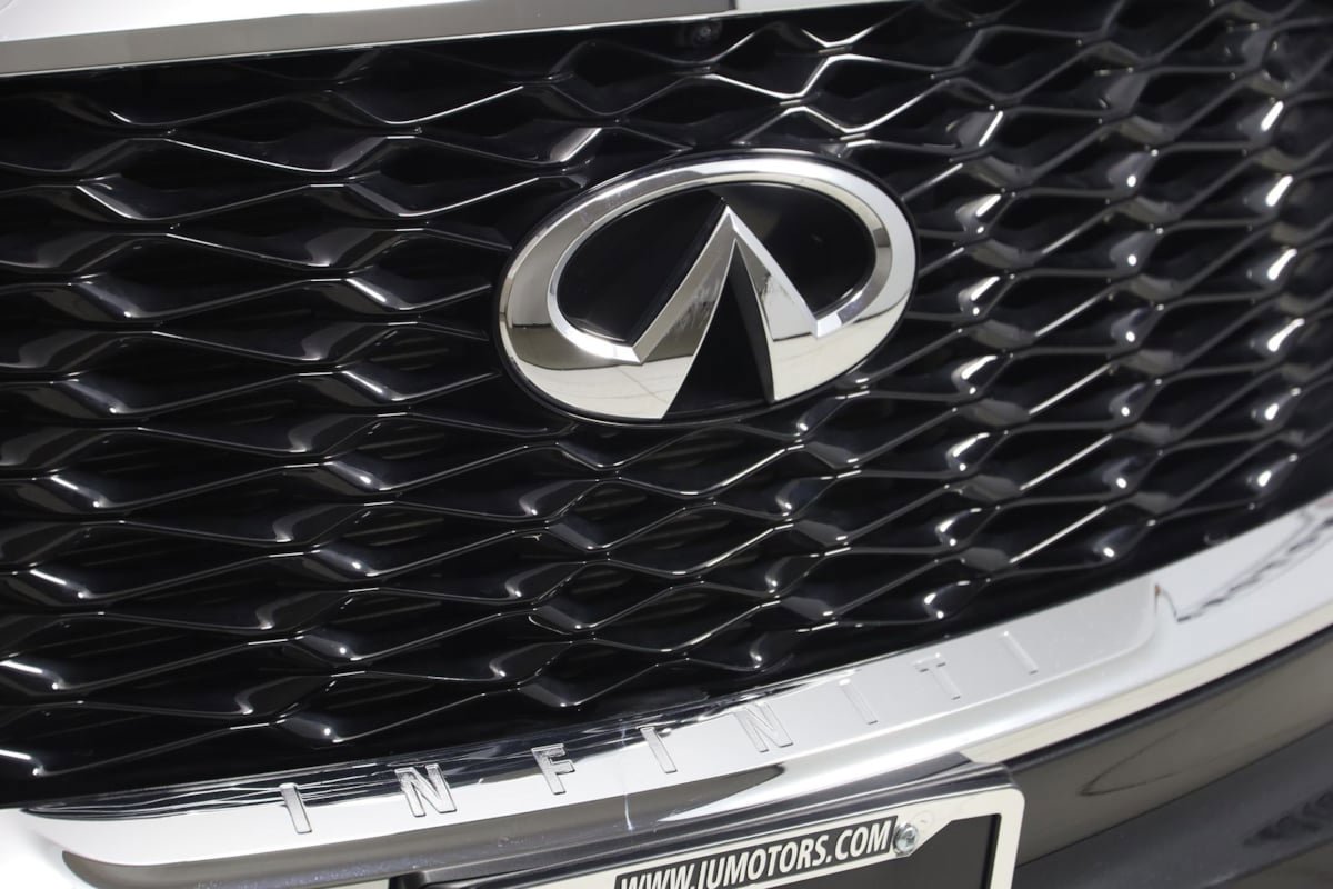 Used 2023 INFINITI QX60 Luxe w/ Cargo Package AWD/4WD image 17