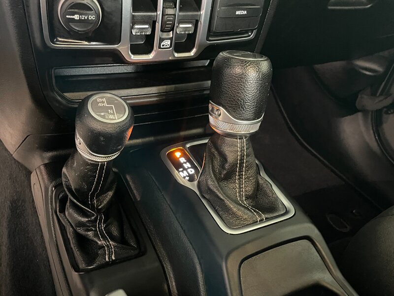 Used 2020 Jeep Gladiator Overland AWD/4WD image 20
