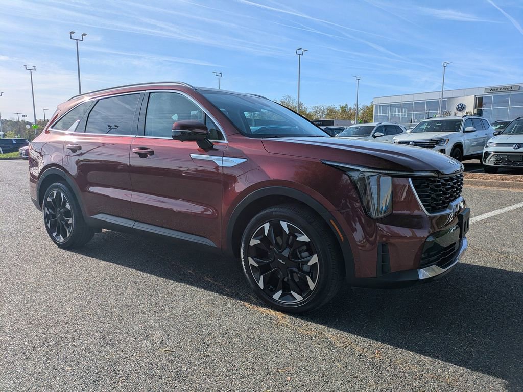 Used 2025 Kia Sorento SX image 2