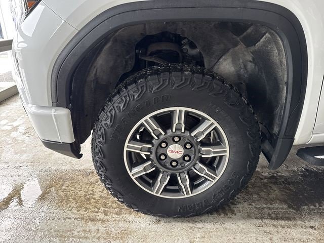 Used 2024 GMC Sierra 1500 AT4 w/ Technology Package image 33