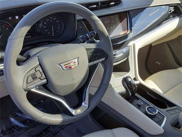 Used 2024 Cadillac XT6 Premium Luxury w/ Technology Package image 9