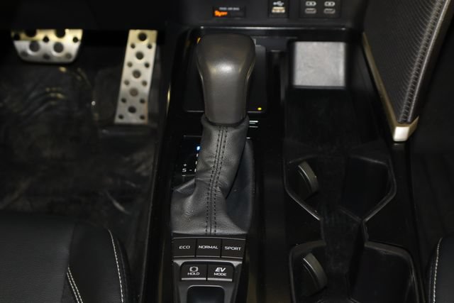 Used 2025 Toyota Camry SE w/ Convenience Package FWD image 28