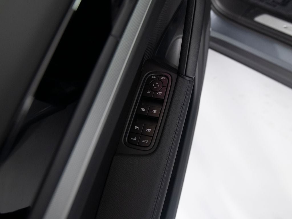 New 2026 Porsche Cayenne AWD/4WD image 23