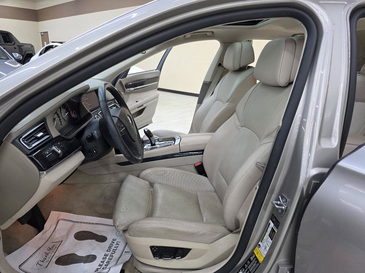 Used 2011 BMW 750Li xDrive AWD/4WD image 17