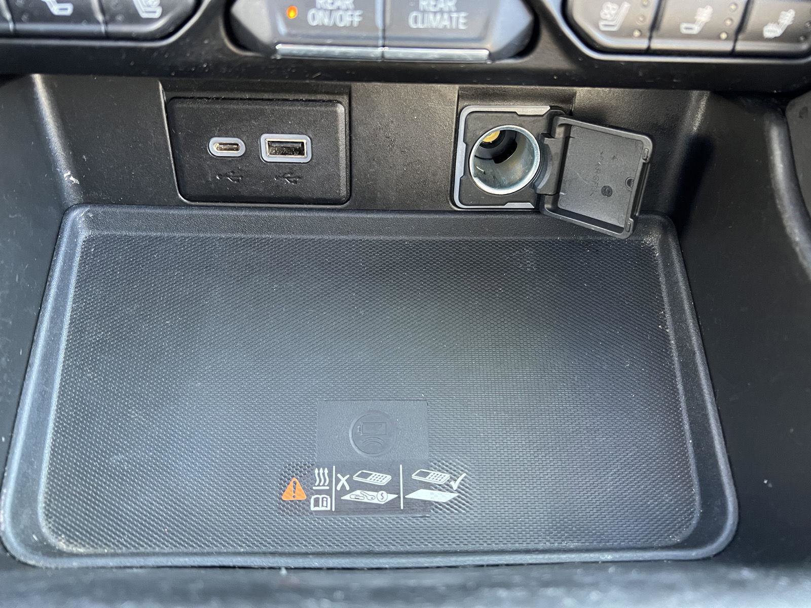 Used 2022 GMC Yukon AT4 image 33