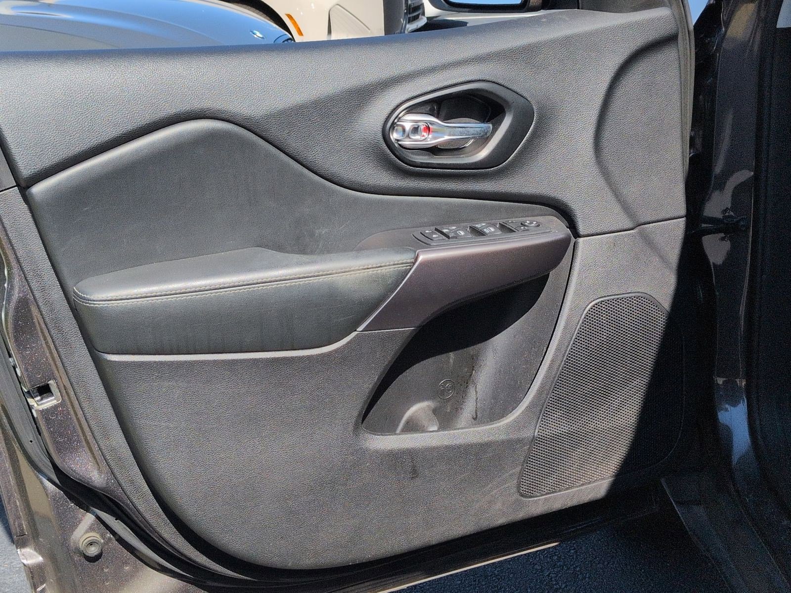 Used 2021 Jeep Cherokee Latitude Lux image 14