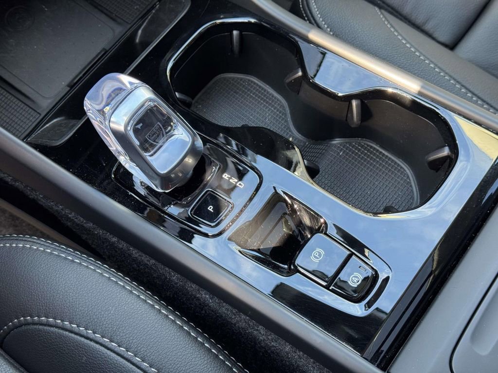 Certified 2026 Volvo XC40 B5 Plus w/ Protection Package Premier image 29