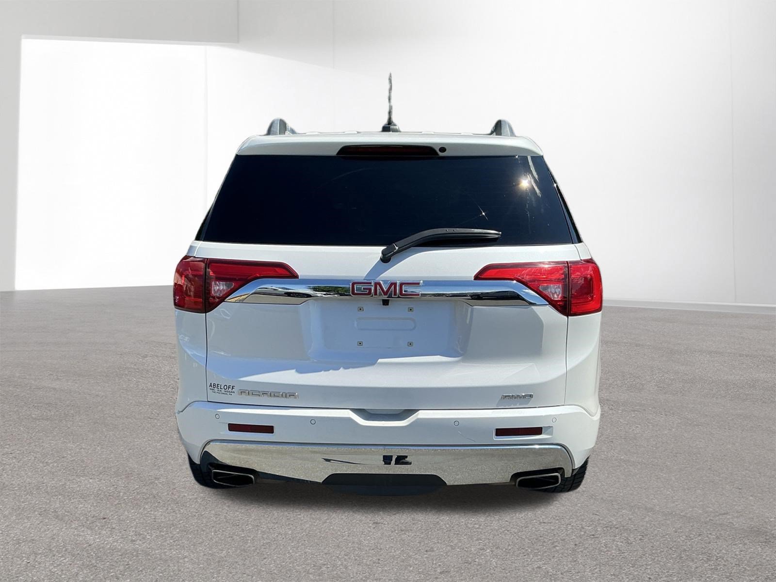 Used 2019 GMC Acadia Denali w/ Technology Package AWD/4WD image 4