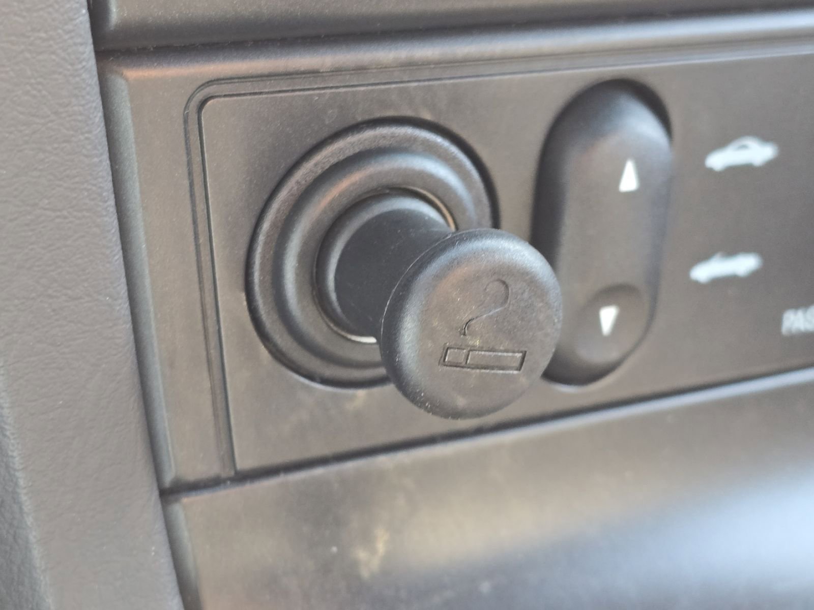 Used 2002 Ford Thunderbird image 25