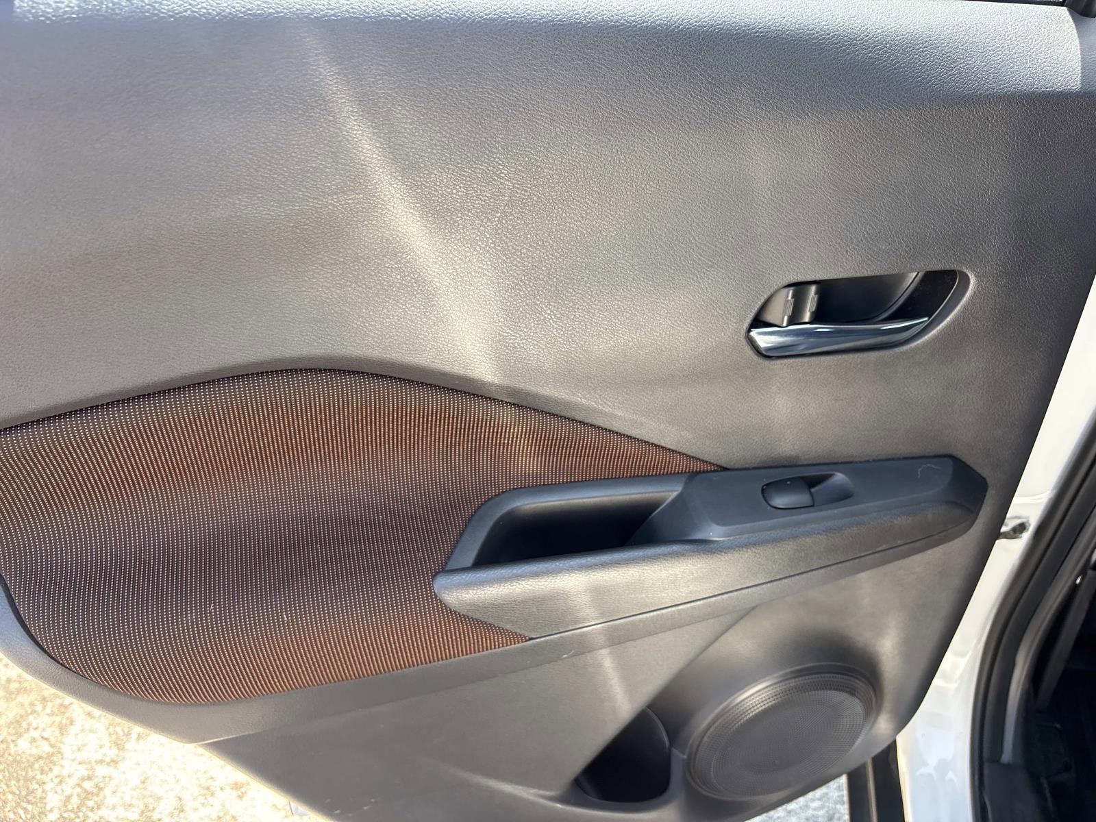 Used 2021 Nissan Kicks SR image 17