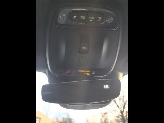 Used 2021 Volvo XC40 T5 R-Design w/ Climate Package image 20