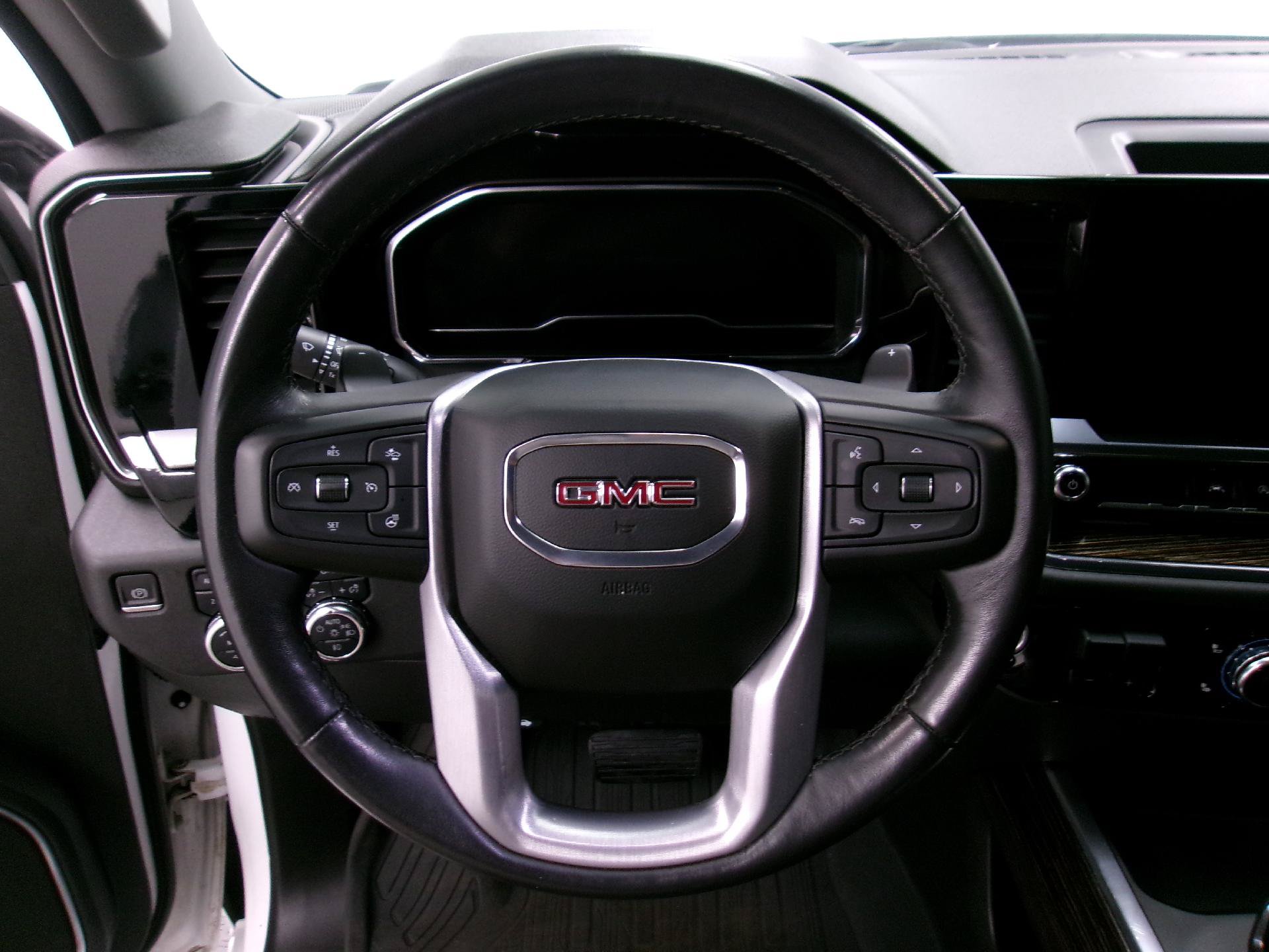 Used 2023 GMC Sierra 1500 Elevation w/ Preferred Package AWD/4WD image 6