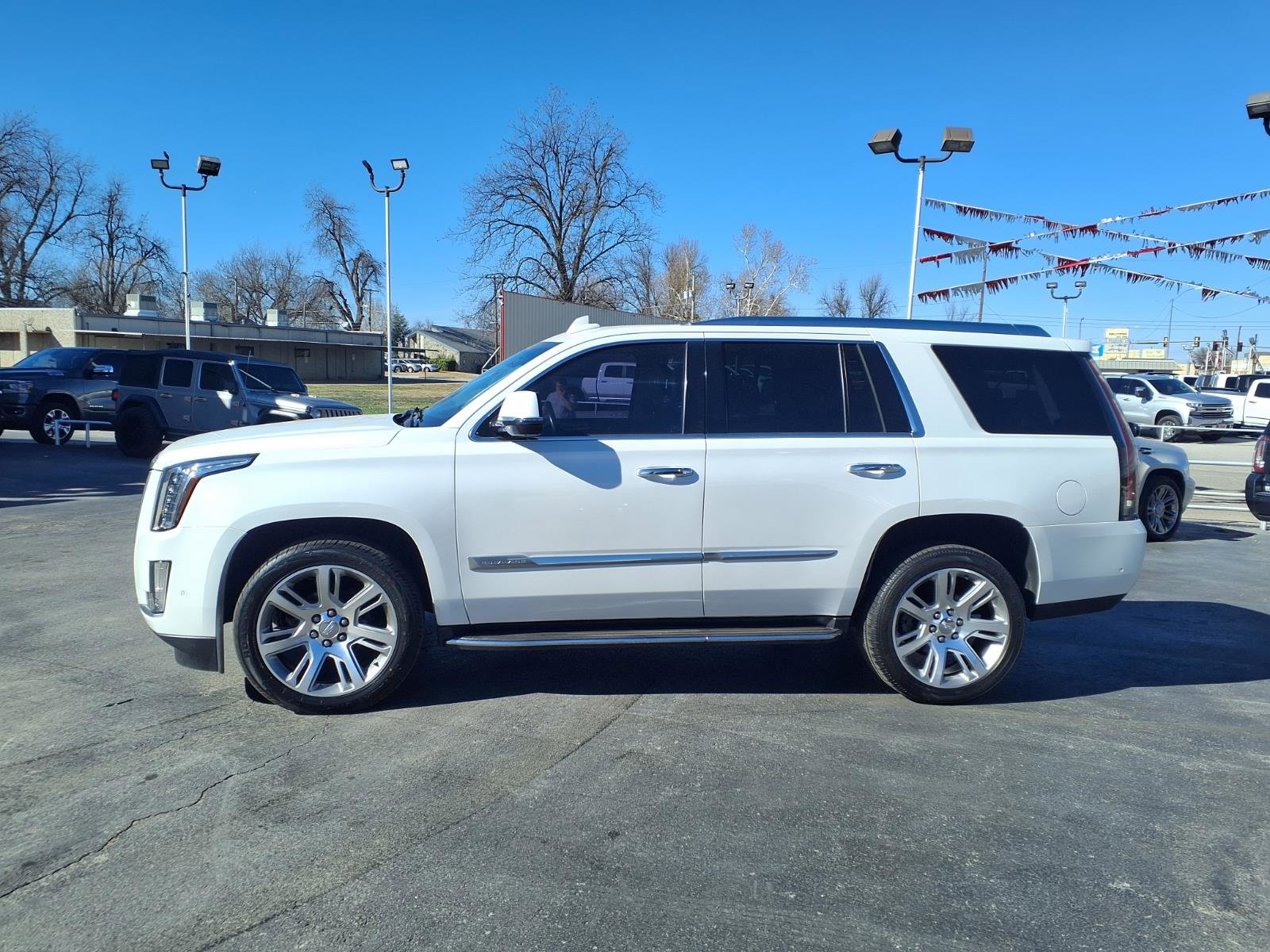 Used 2020 Cadillac Escalade Luxury image 18