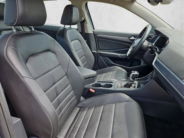 Used 2024 Volkswagen Jetta SE FWD image 19