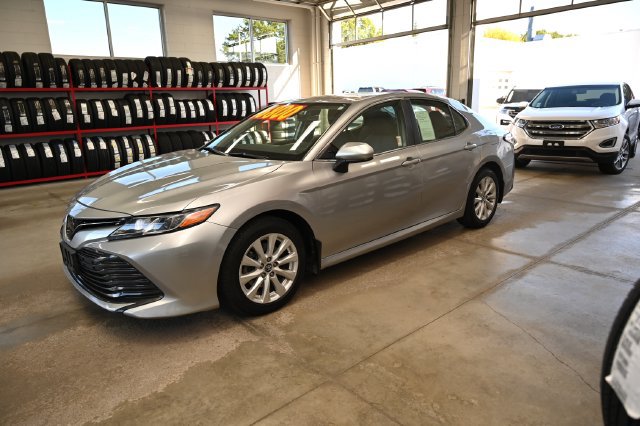 Used 2019 Toyota Camry LE FWD image 8
