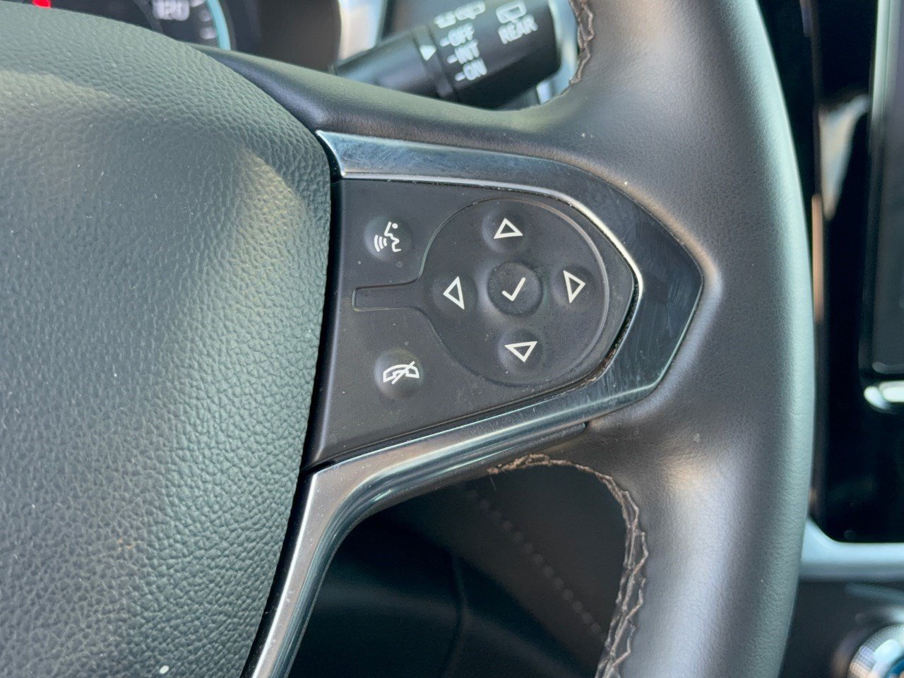 Certified 2023 Chevrolet Traverse LT FWD image 19