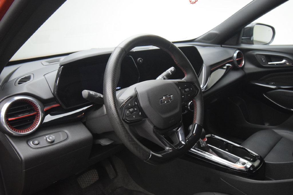 Used 2024 Chevrolet Trax RS w/ Driver Confidence Package FWD image 11
