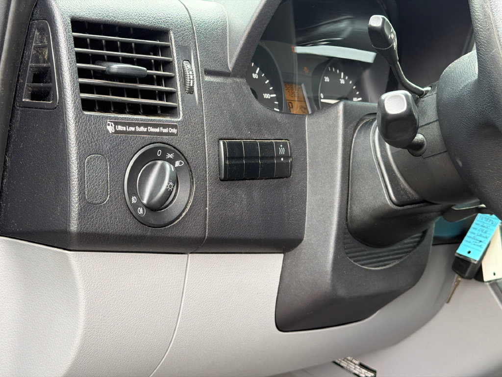 Used 2015 Mercedes-Benz Sprinter 2500 image 12