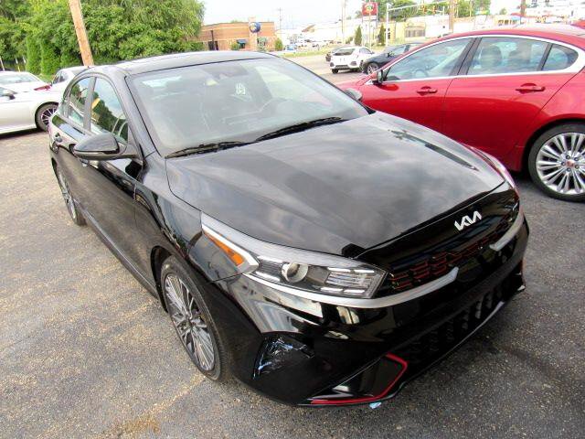 Used 2022 Kia Forte GT-Line w/ GT-Line Premium Package image 2