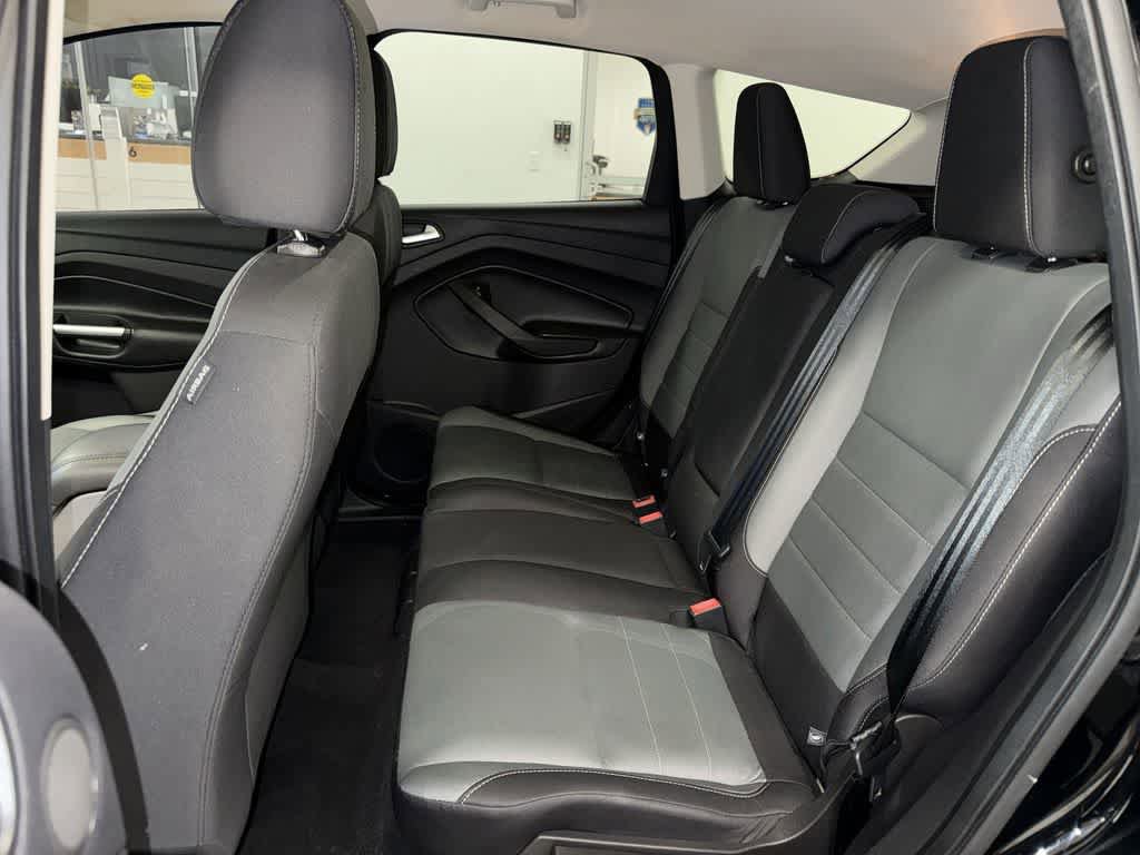 Used 2016 Ford Escape SE w/ Equipment Group 201A AWD/4WD image 17