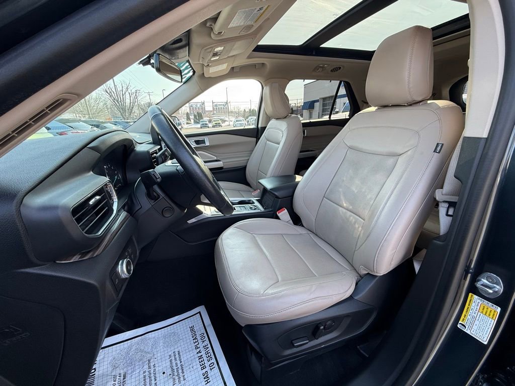 Used 2022 Ford Explorer Limited w/ Limited Technology Package image 13