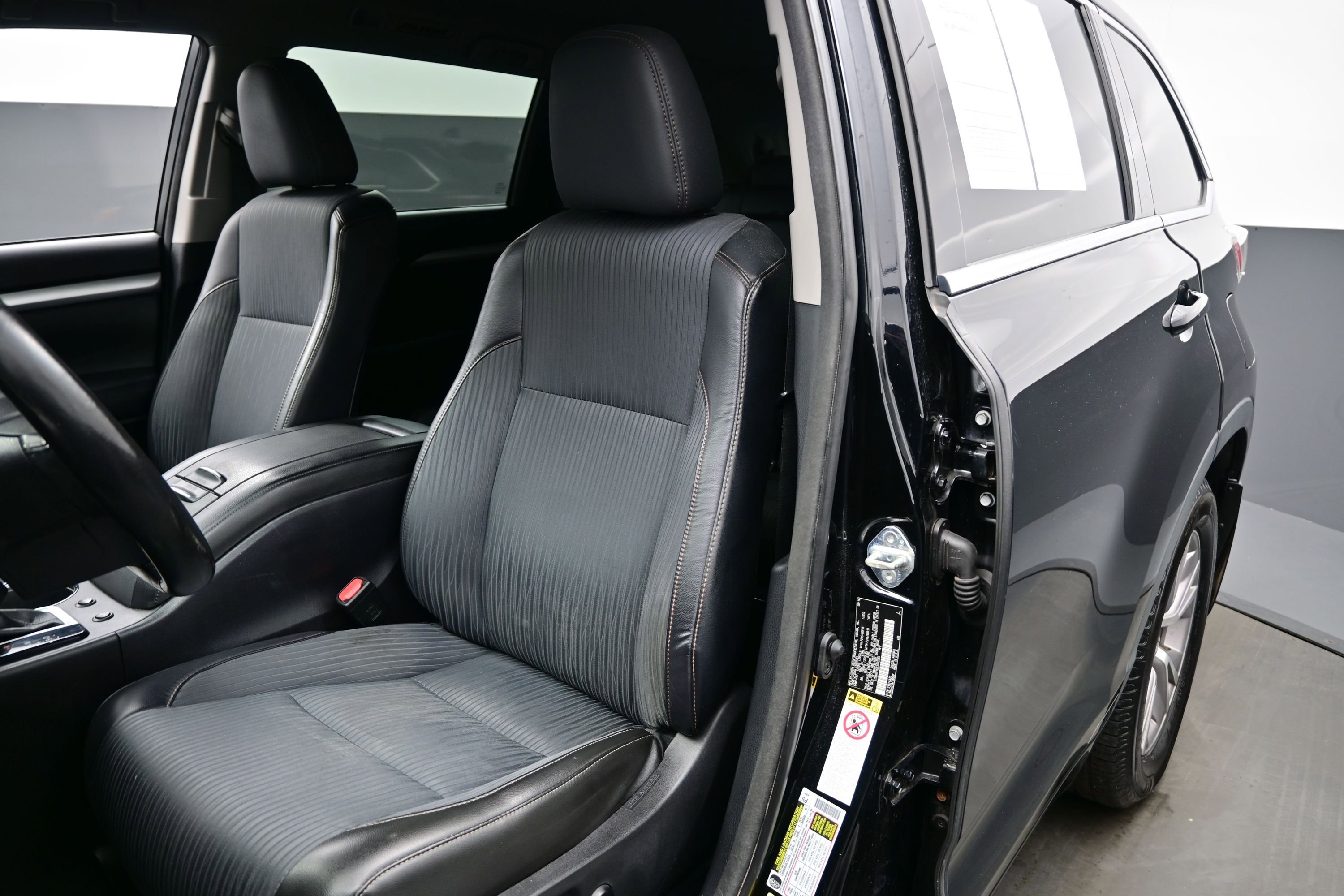 Used 2014 Toyota Highlander Plus AWD/4WD image 11