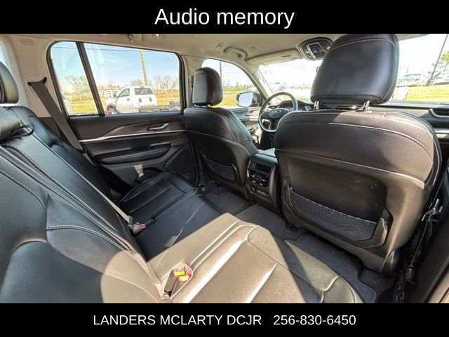 Used 2024 Jeep Grand Cherokee Limited w/ Black Appearance Package image 12