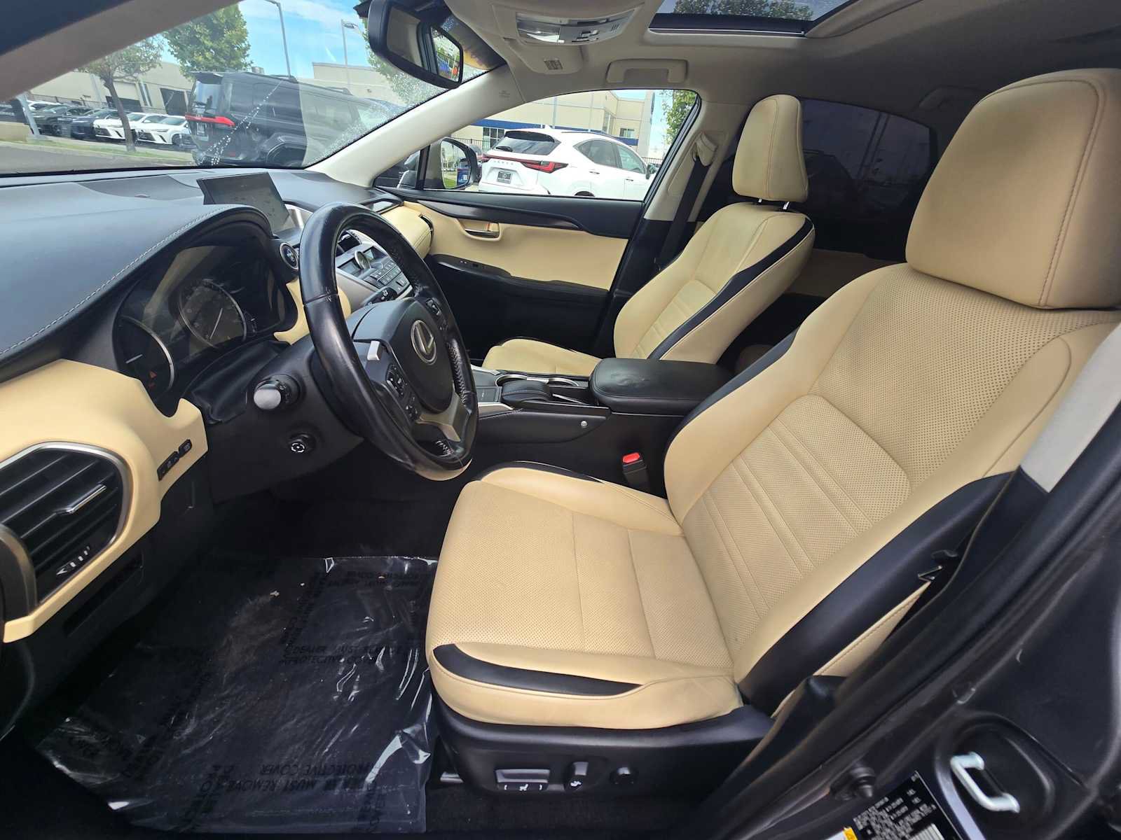 Used 2015 Lexus NX 300h FWD w/ Premium Package image 22