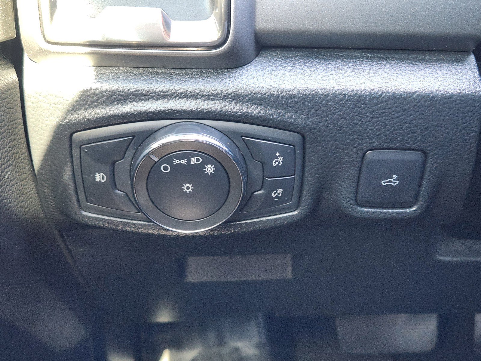 Used 2019 Ford Ranger XLT w/ Equipment Group 301A Mid RWD image 17