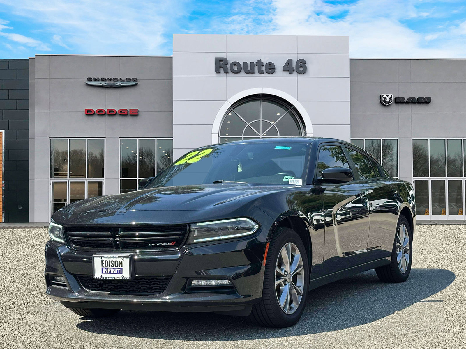 Used 2022 Dodge Charger SXT w/ Navigation & Travel Group AWD/4WD image 2